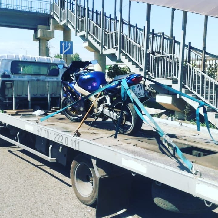 Перевозка мотоциклов на эвакуаторе в Алматы